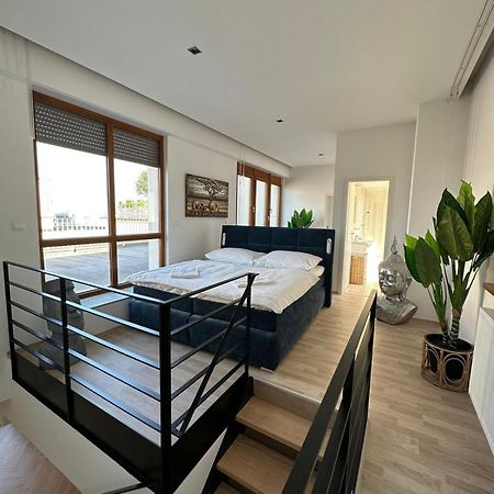 Apartament Luxury Penthouse At The Historical Centre With Free Parking Bratysława Zewnętrze zdjęcie